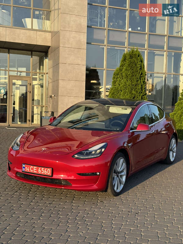 Седан Tesla Model 3 2020 в Хмельницком