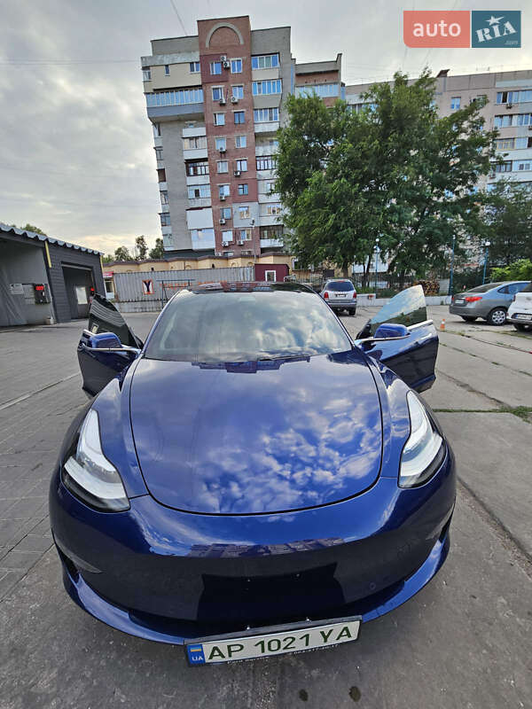Седан Tesla Model 3 2018 в Запоріжжі