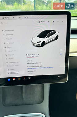Седан Tesla Model 3 2022 в 