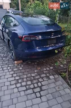 Седан Tesla Model 3 2021 в 