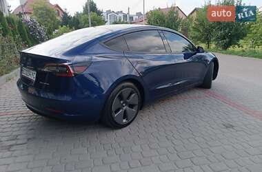 Седан Tesla Model 3 2021 в 