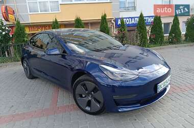 Седан Tesla Model 3 2021 в 