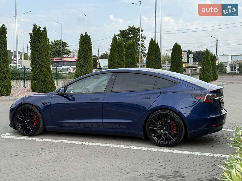 Седан Tesla Model 3 2019 в 