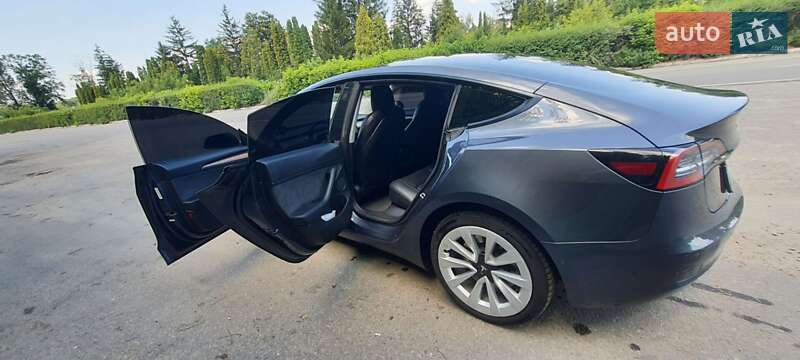 Седан Tesla Model 3 2022 в Білій Церкві