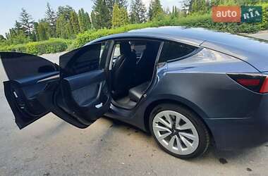 Седан Tesla Model 3 2022 в 