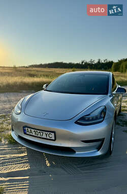 Седан Tesla Model 3 2018 в 