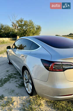 Седан Tesla Model 3 2018 в 