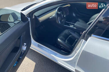 Седан Tesla Model 3 2018 в Броварах