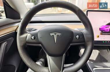 Седан Tesla Model 3 2022 в 