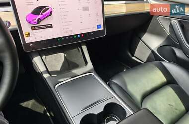 Седан Tesla Model 3 2022 в 