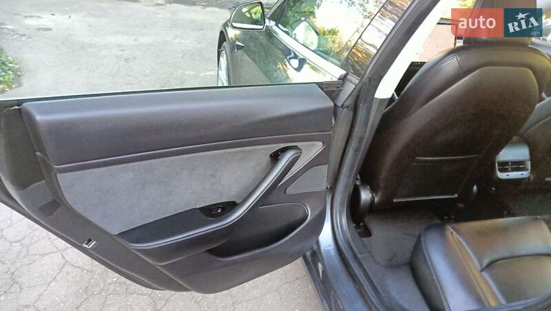 Седан Tesla Model 3 2019 в Києві