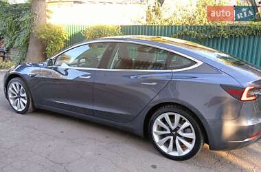 Седан Tesla Model 3 2019 в 