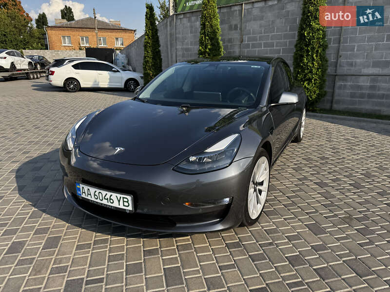 Седан Tesla Model 3 2020 в Кропивницком