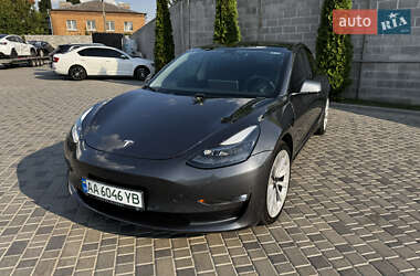 Седан Tesla Model 3 2020 в 