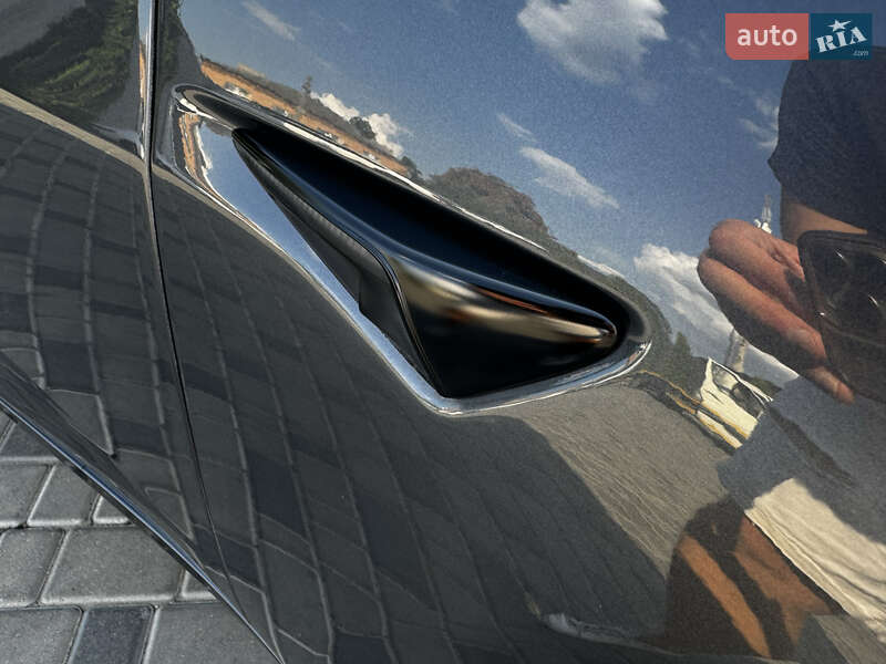 Седан Tesla Model 3 2020 в Кропивницком