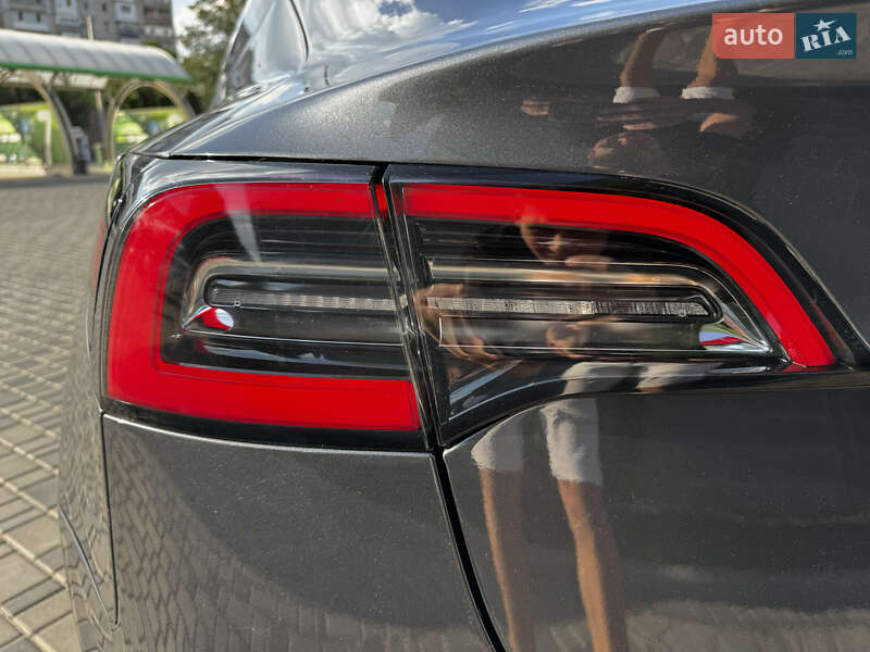 Седан Tesla Model 3 2020 в Кропивницком