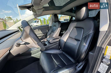 Седан Tesla Model 3 2020 в 