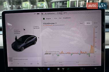 Седан Tesla Model 3 2020 в Кропивницькому