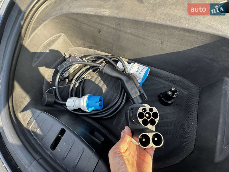 Седан Tesla Model 3 2020 в Кропивницком