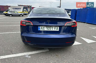 Седан Tesla Model 3 2021 в 