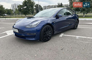 Седан Tesla Model 3 2021 в 