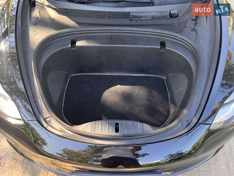 Седан Tesla Model 3 2019 в Кобеляках