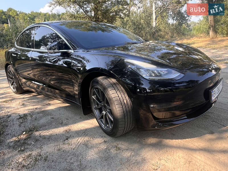 Седан Tesla Model 3 2019 в Кобеляках