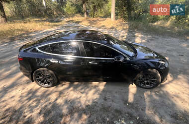 Седан Tesla Model 3 2019 в Кобеляках