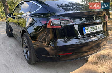 Седан Tesla Model 3 2019 в Кобеляках