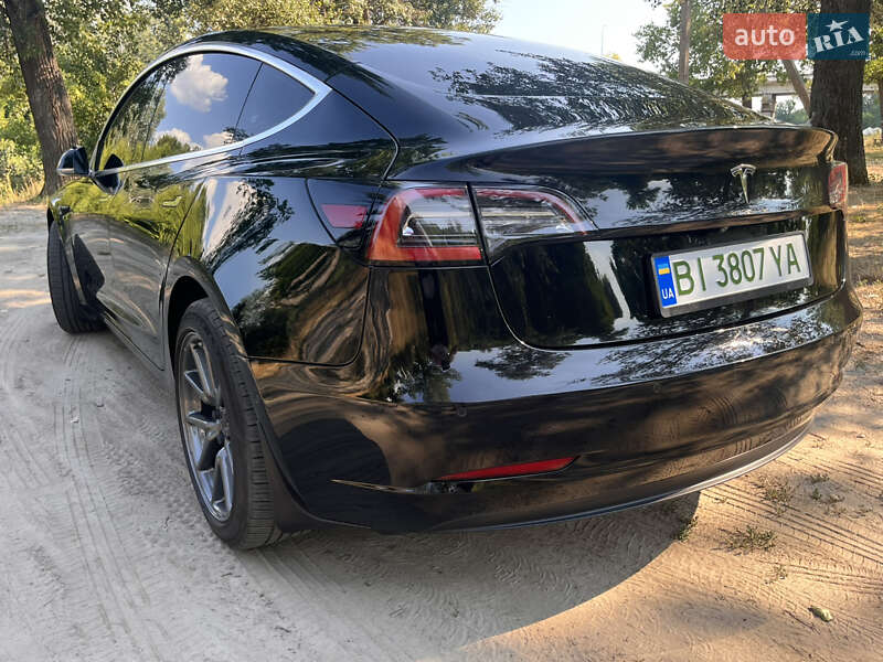 Седан Tesla Model 3 2019 в Кобеляках