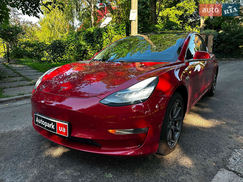Tesla Model 3 2020