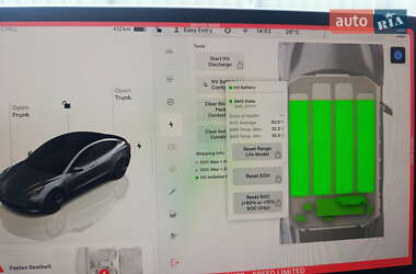 Седан Tesla Model 3 2022 в 