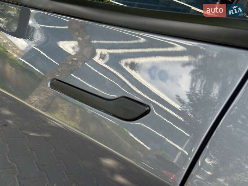 Седан Tesla Model 3 2018 в Киеве