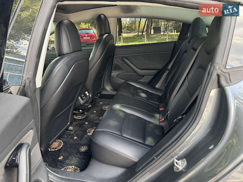 Седан Tesla Model 3 2018 в Киеве