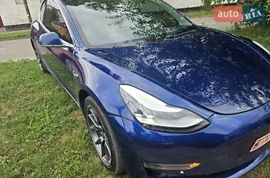 Седан Tesla Model 3 2018 в Миргороді
