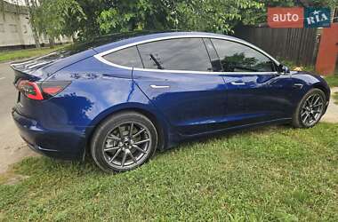 Седан Tesla Model 3 2018 в 
