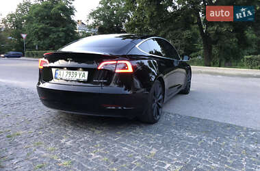 Седан Tesla Model 3 2019 в Киеве