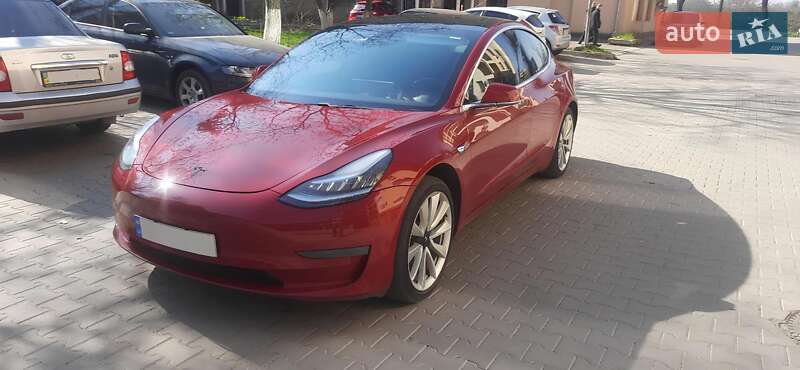 Седан Tesla Model 3 2019 в 