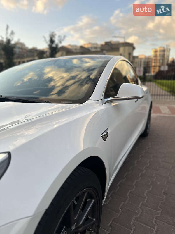 Седан Tesla Model 3 2018 в Софиевской Борщаговке