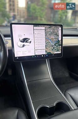 Седан Tesla Model 3 2018 в 