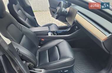Седан Tesla Model 3 2019 в 