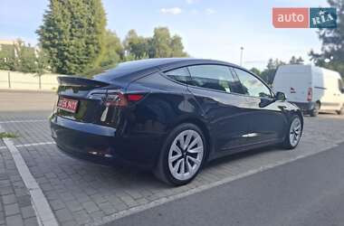 Седан Tesla Model 3 2023 в 
