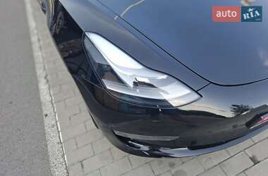 Седан Tesla Model 3 2023 в 