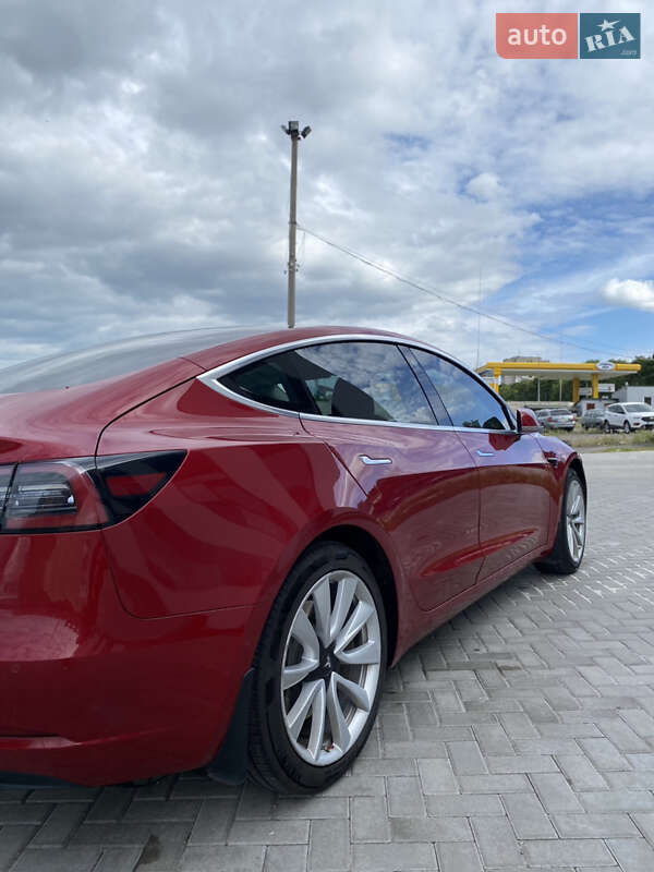 Седан Tesla Model 3 2019 в Рівному