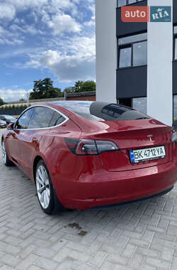 Седан Tesla Model 3 2019 в Рівному