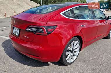 Седан Tesla Model 3 2018 в 