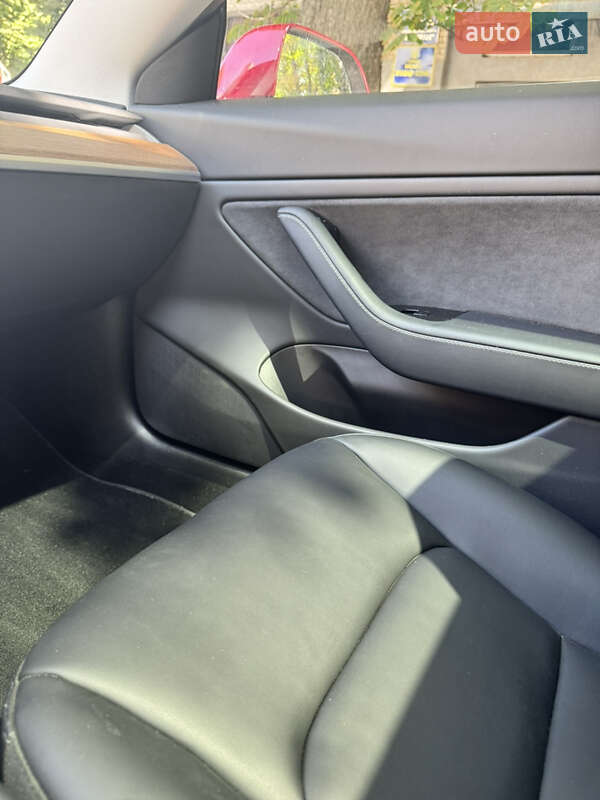 Седан Tesla Model 3 2020 в Хмельницком