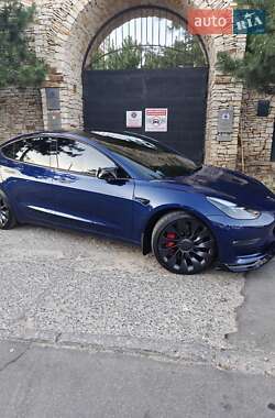 Седан Tesla Model 3 2023 в 