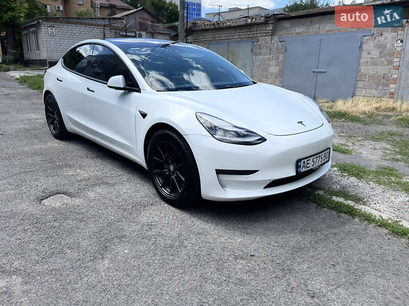 Tesla Model 3 2019