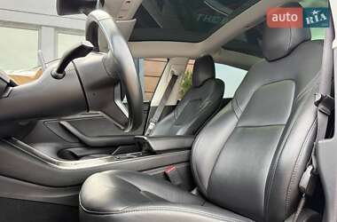 Седан Tesla Model 3 2019 в 